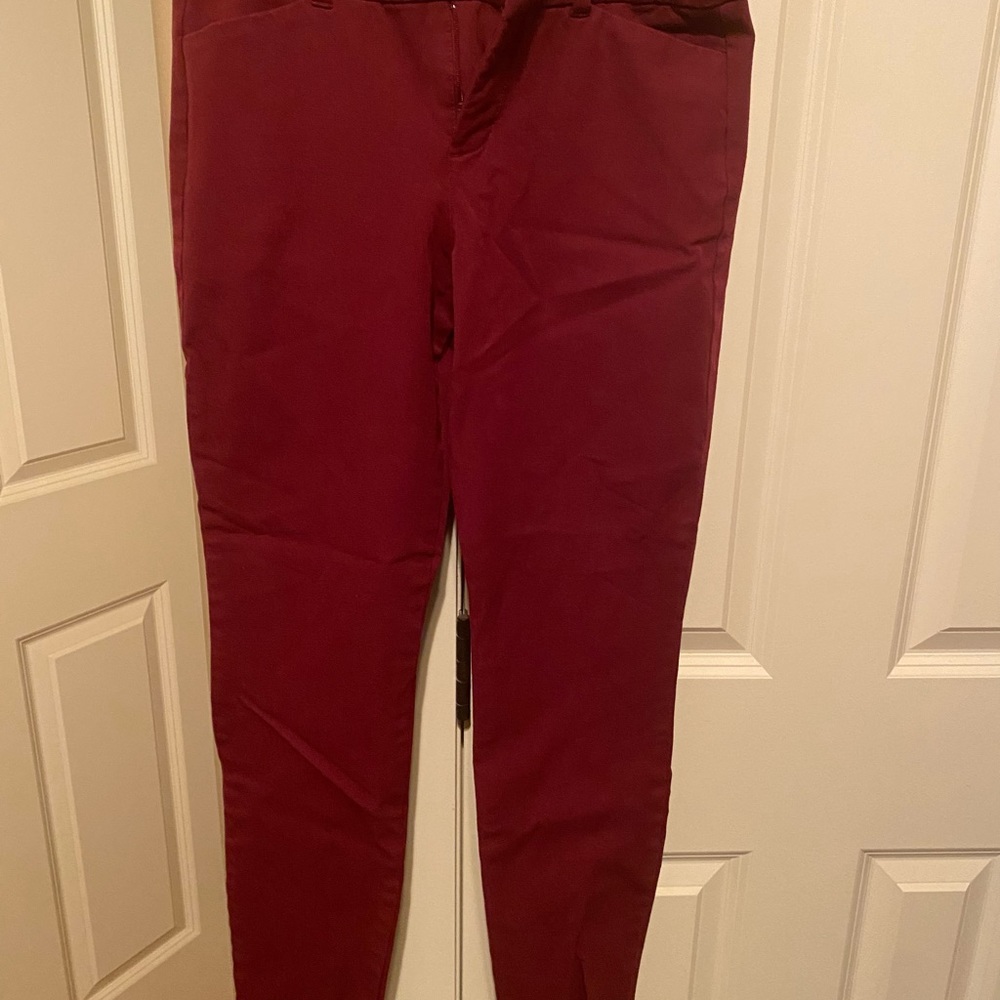 Old Navy Pixie Mid Rise Pant - Picture 8 of 10